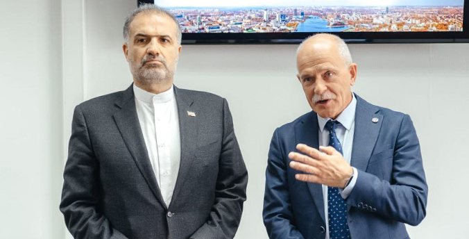 Посол Иран в России Казем Джалали и президент Уральской торгово-промышленной палаты Андреей Беседин
