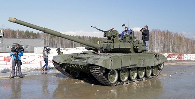 Эшелон современных танков отправил в войска Уралвагонзавод